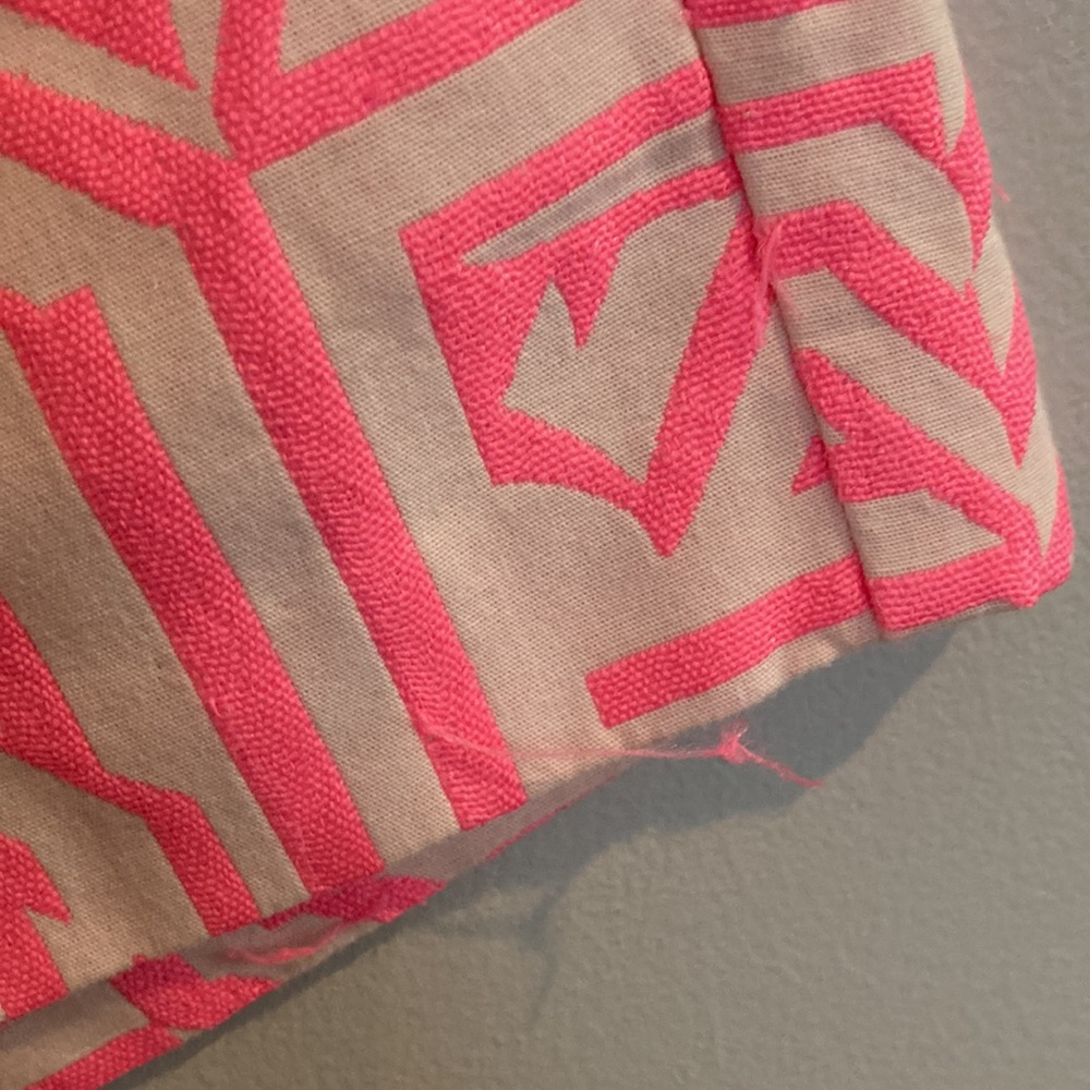 2/$30 🩷 J Crew shorts 🩷 size 6 🩷 pink and white 🩷 textured - Picture 5 of 15
